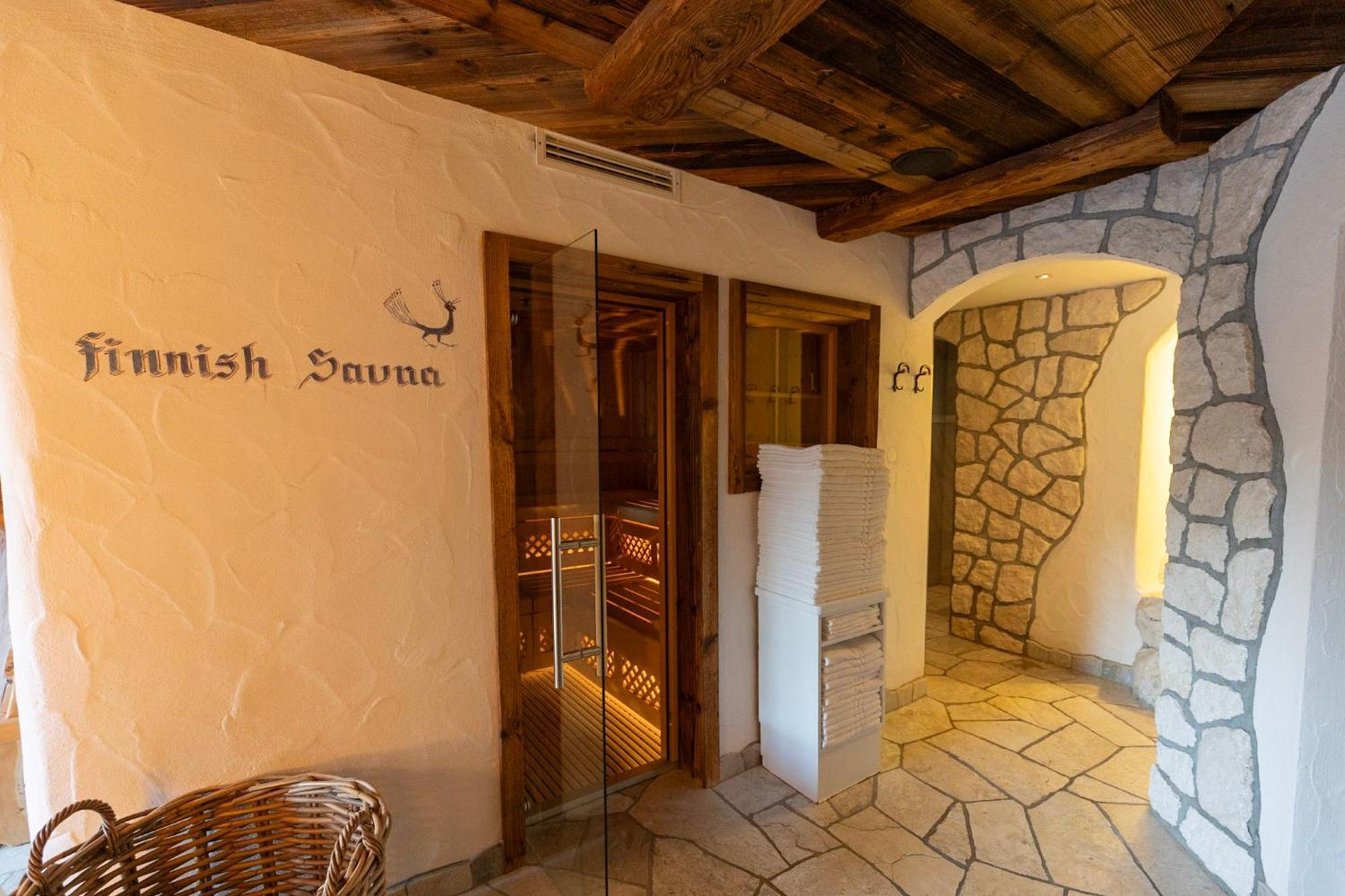 Dorfhotel Beludei Santa Cristina Val Gardena Екстер'єр фото